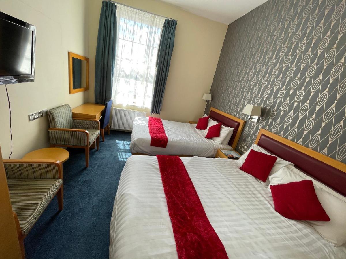 Iris Hotel Ландъндо Екстериор снимка