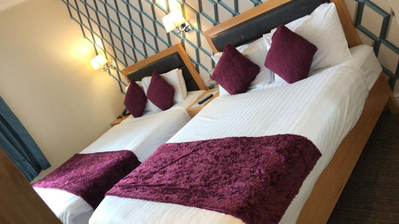 Iris Hotel Ландъндо Екстериор снимка