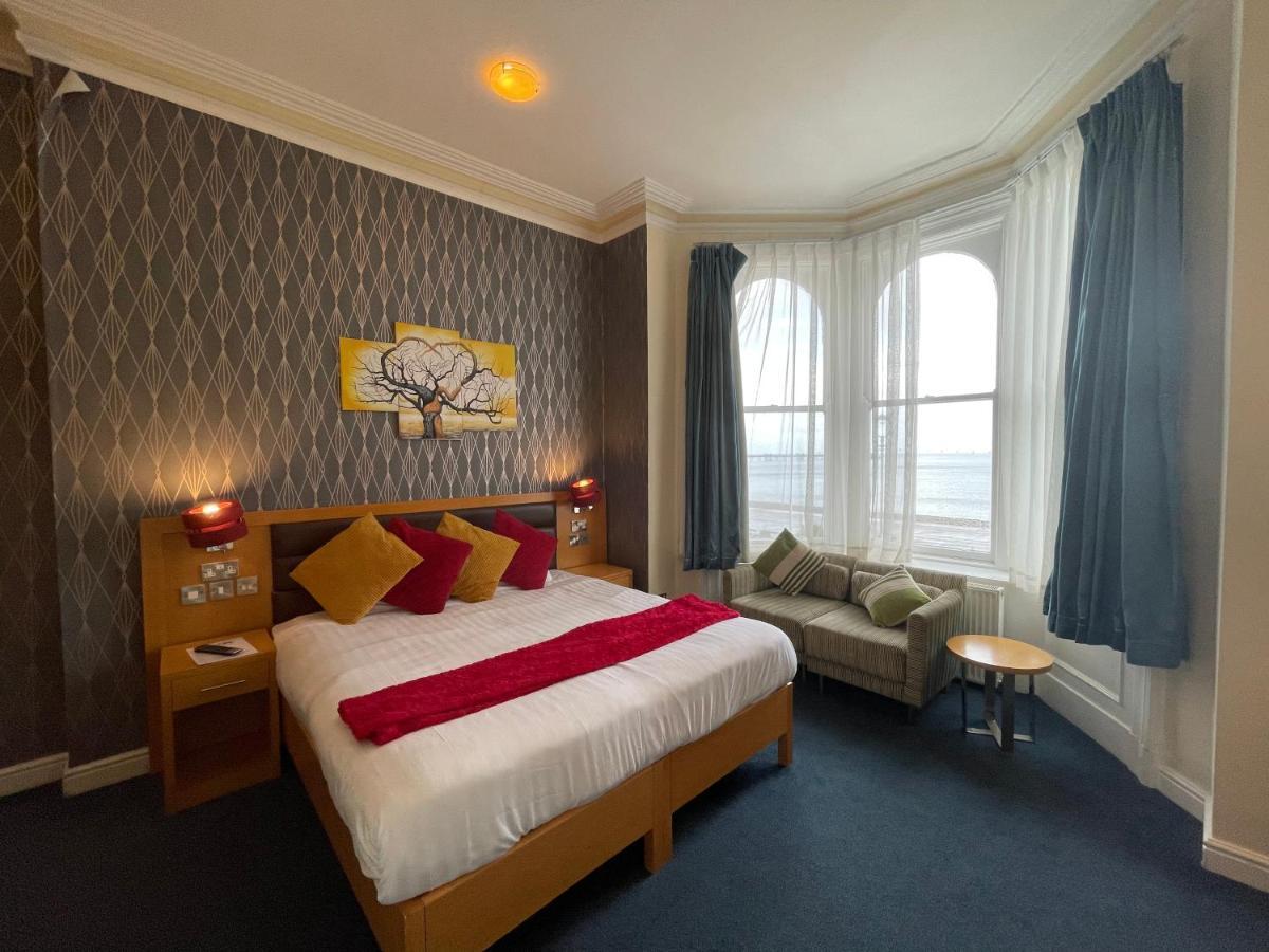 Iris Hotel Ландъндо Екстериор снимка