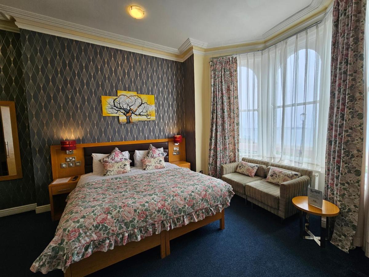 Iris Hotel Ландъндо Екстериор снимка