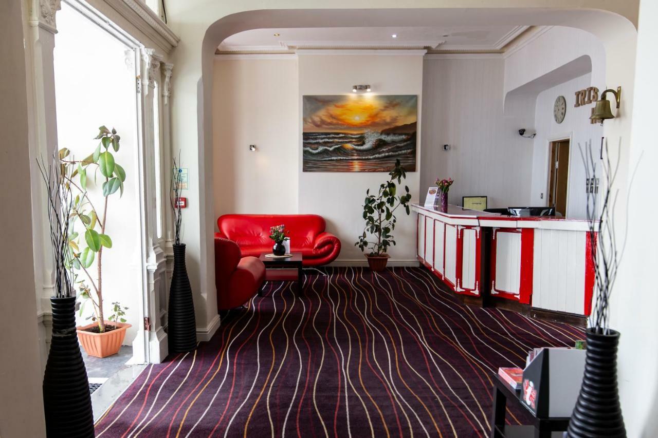 Iris Hotel Ландъндо Екстериор снимка