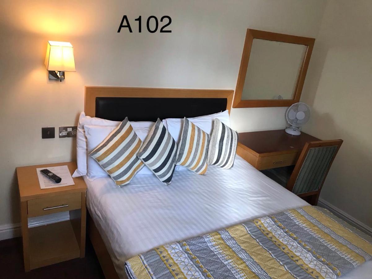 Iris Hotel Ландъндо Екстериор снимка