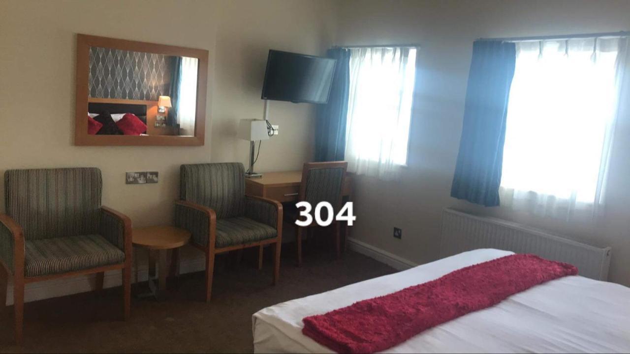 Iris Hotel Ландъндо Екстериор снимка