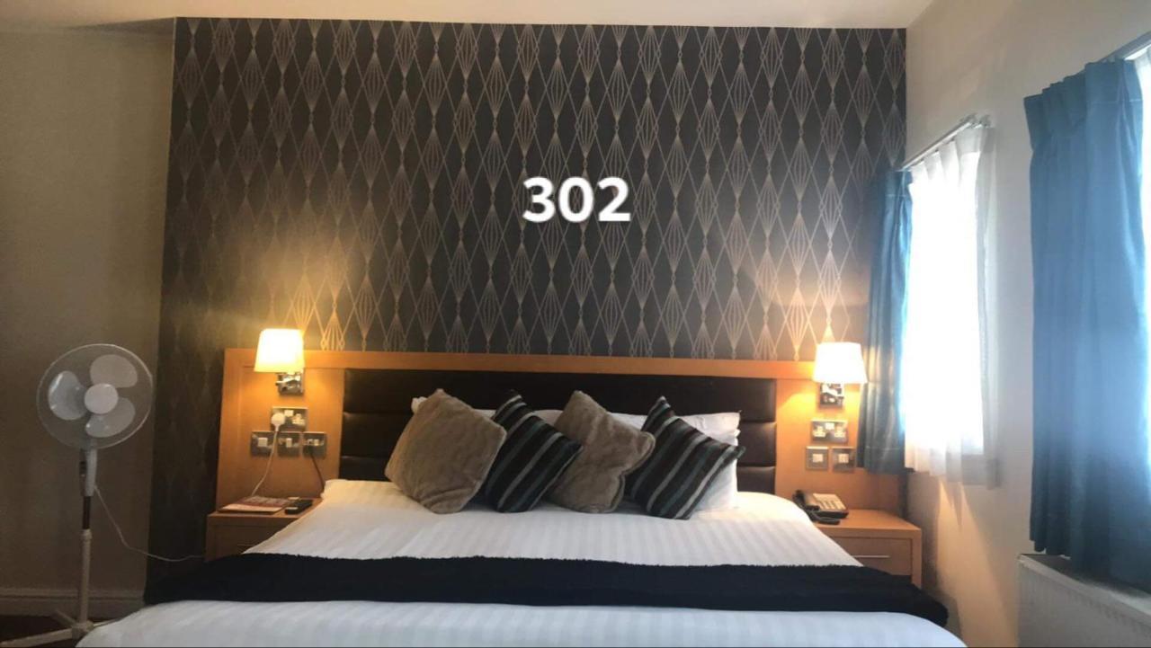Iris Hotel Ландъндо Екстериор снимка