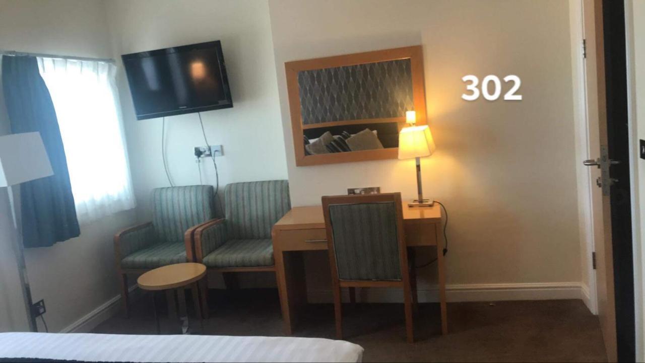 Iris Hotel Ландъндо Екстериор снимка
